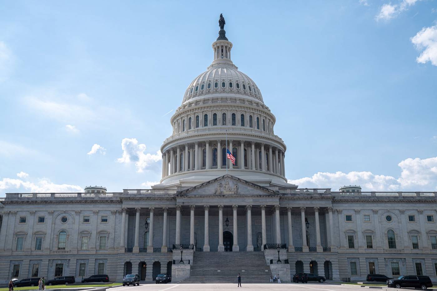Capitol building housing legislation