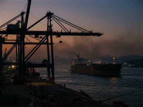 Oil Prices Rise as Attacks Spark Strait of Hormuz Fears