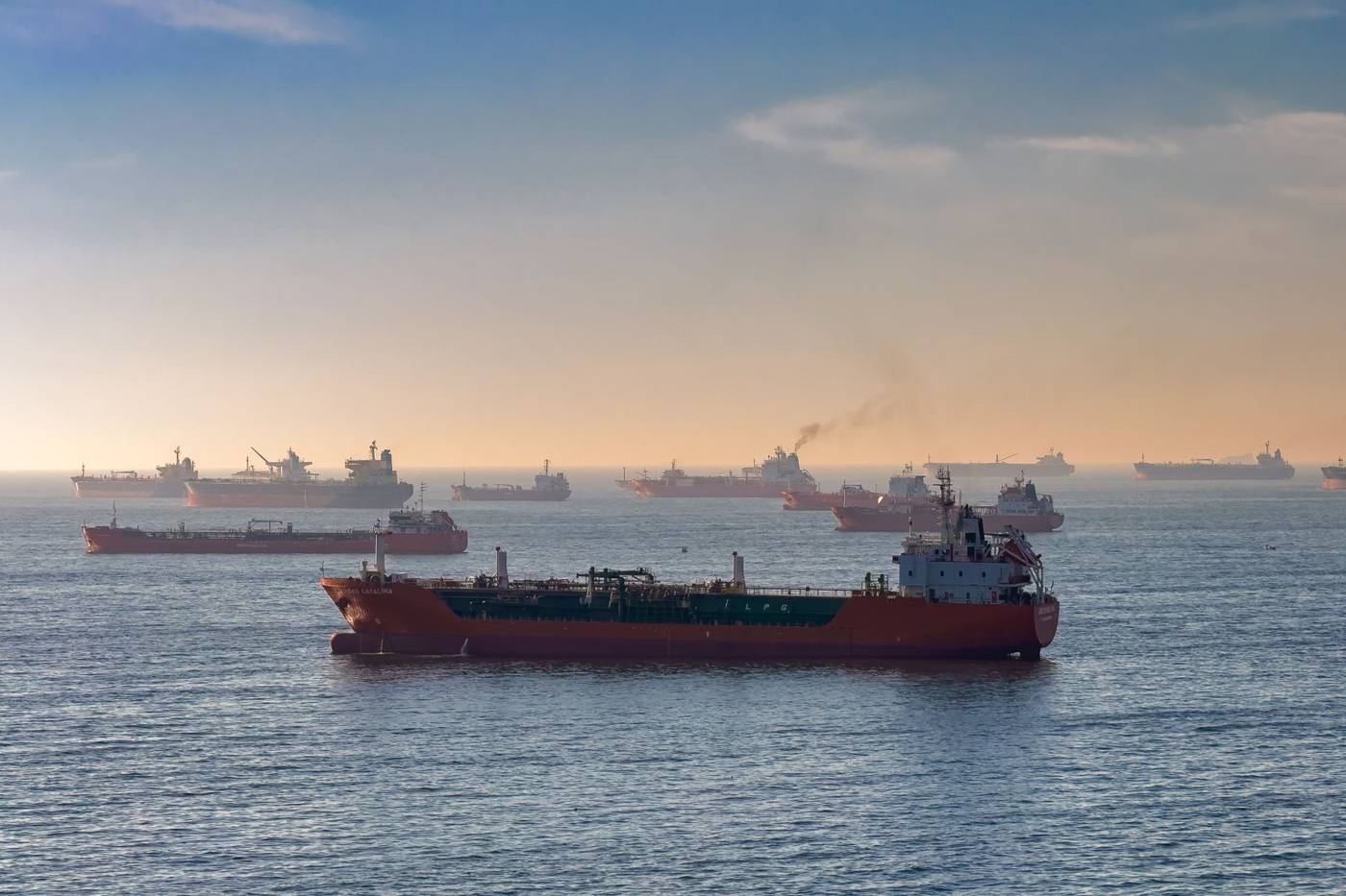 Oil tanker strait shipping