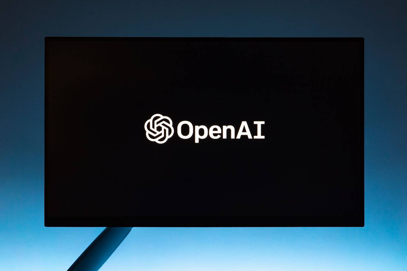 OpenAI (OAI) and Broadcom (AVGO) Build First Custom AI Chip