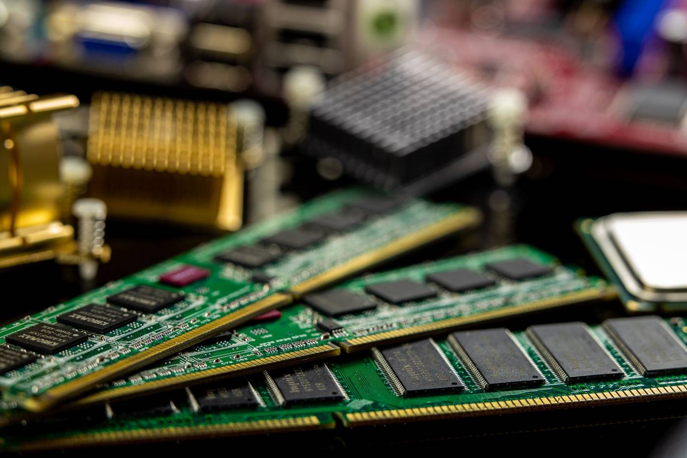 Semiconductor memory chip manufacturing