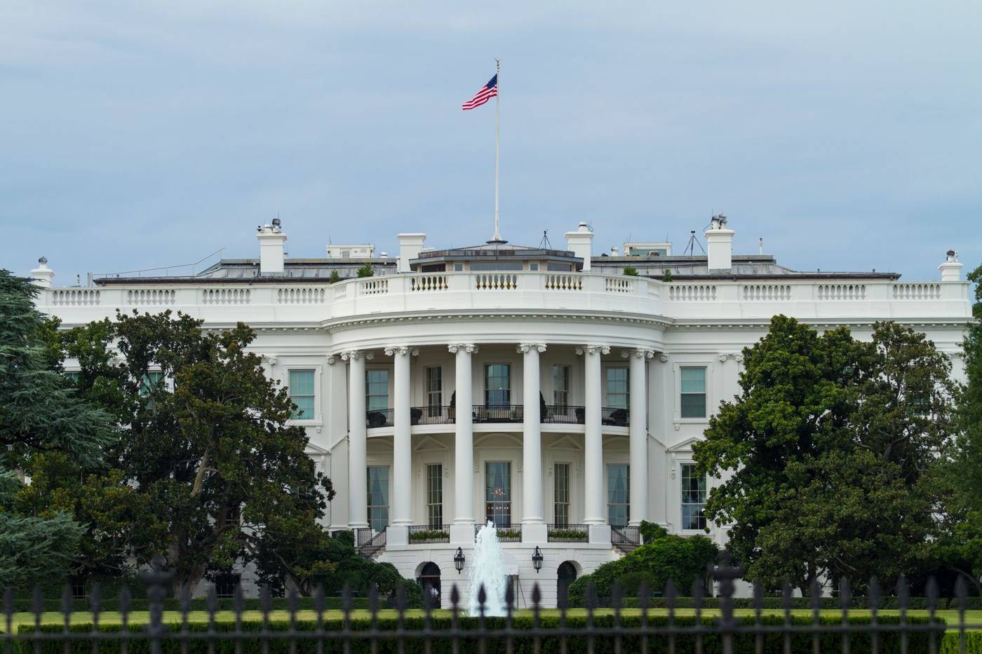White house exterior press briefing